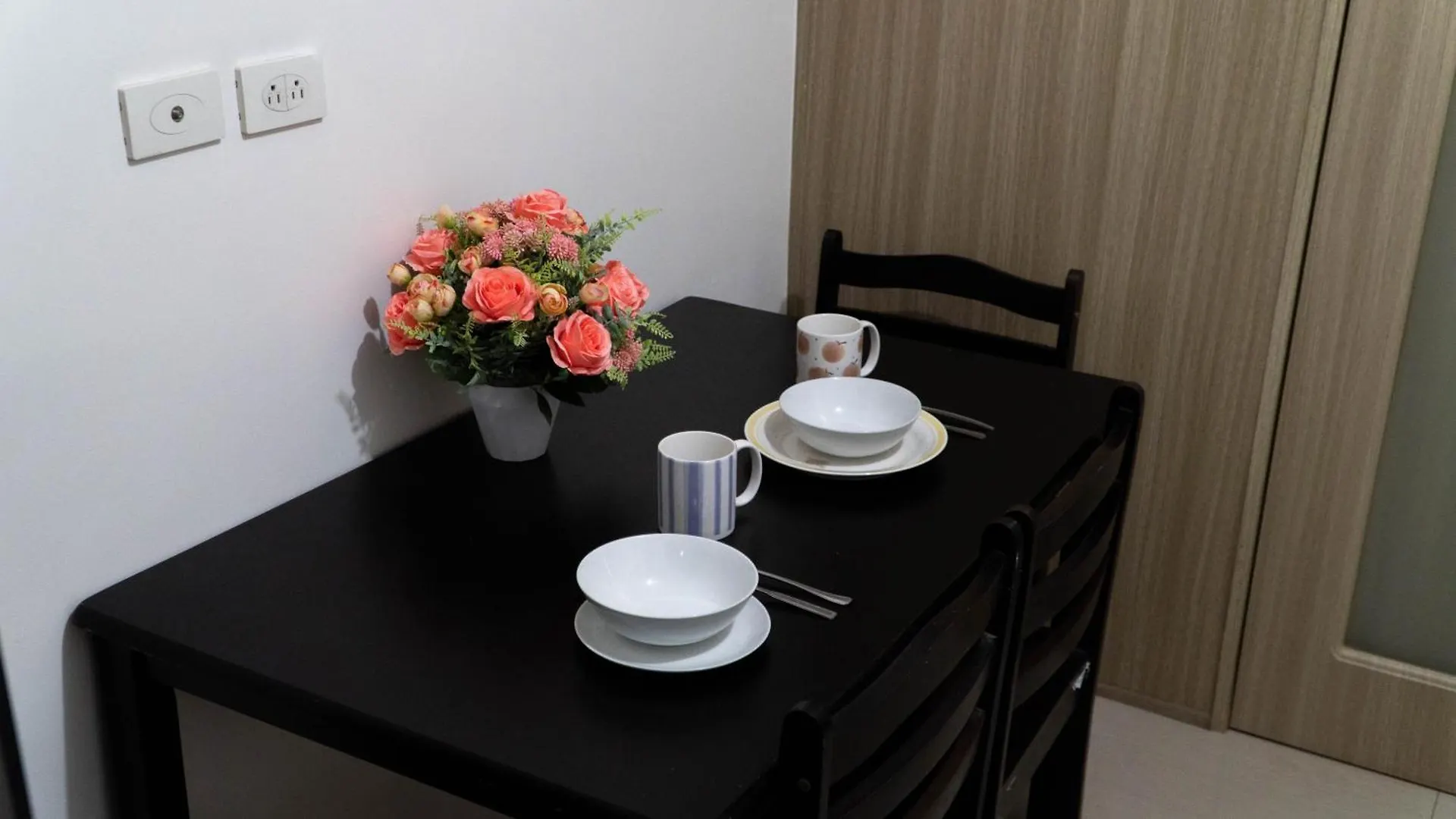 Hotel Unistay Shore 1 Residences A322 Manila