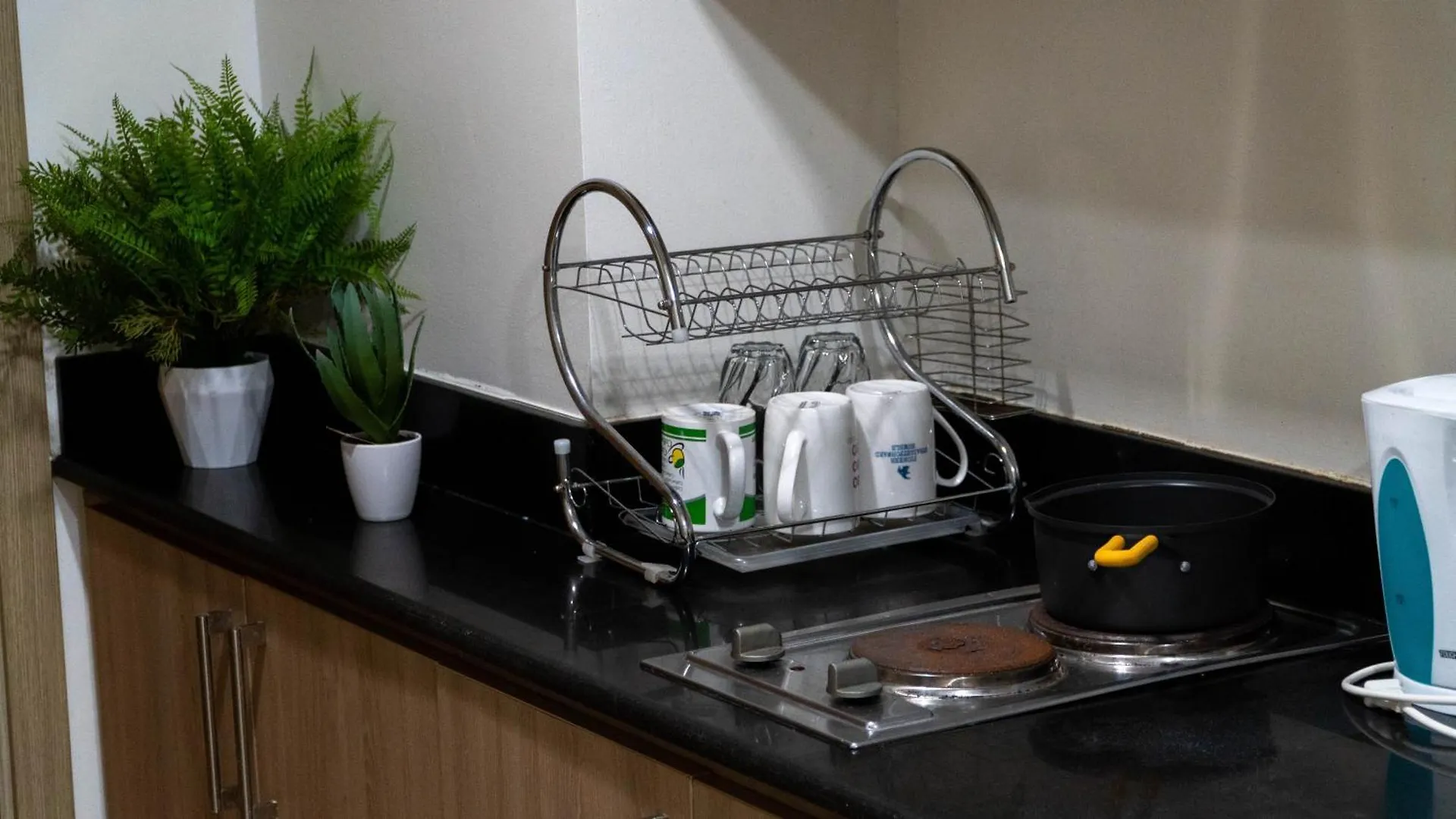 Unistay Shore 1 Residences A322 Manila Hotel